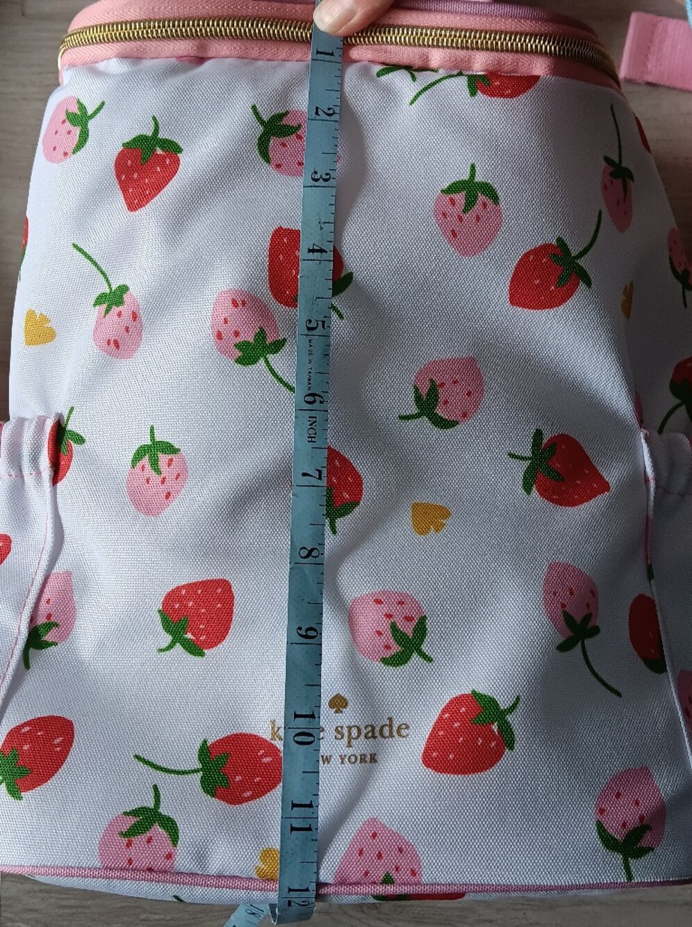 Kate Spade Cooler Backpack Strawberries White Pink Green Straps Insulated NEW - Picture 10 of 13